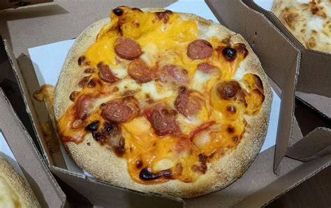 Domino’s Pizza Kelapa Gading: Restoran Pizza yang Menyajikan Pengalaman Makanan yang Unik dan Memuaskan