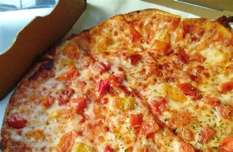 Dominos Pizza: Menawarkan Variasi Menu yang Lebih dari Ratusan Pilihan