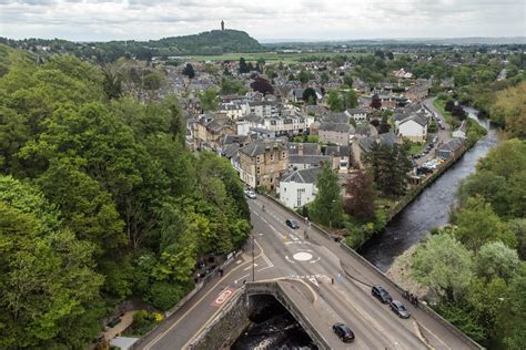 Jembatan Bridge of Allan, Domino’s Pizza 84 Henderson St di Scotland