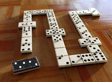 Bandar Domino Dunia: Berbagi Uang dengan Pemain Judi Online