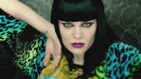 Domino: The Seductive and Energetic Music Video by Jessie J