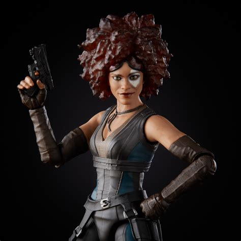 Mendaki Harga Rantai: Domino Action Figures untuk Dibeli di Bawah Harga Retail