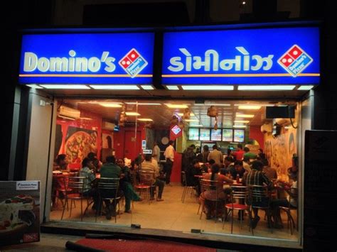 Tuliskan Artikel “Domino’s Pizza Near Me” dalam Bahasa Indonesia