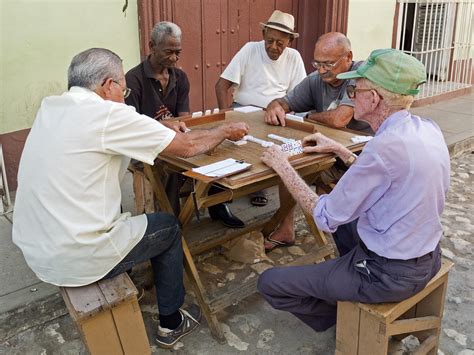 Panduan Bermain Cuban Dominoes: Strategi dan Tips