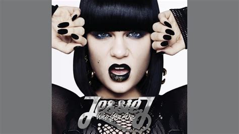 Kisah Jessie J dan Album “Domino