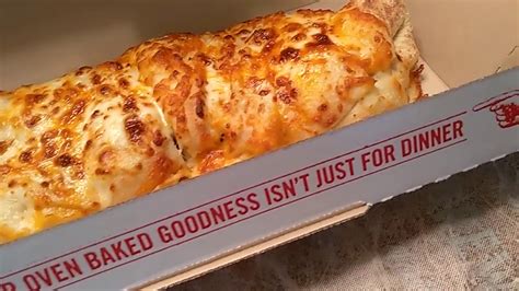 Domino’s Stuffed Cheesy Bread: Berenang dengan Keju dan Jalapeño