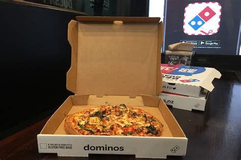 Domino’s: Memangkas uang Anda dengan Program Asuransi Carryout dan Delivery