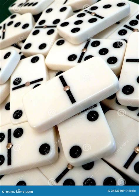 Permainan Domino: All Fives dan Variasi Lain