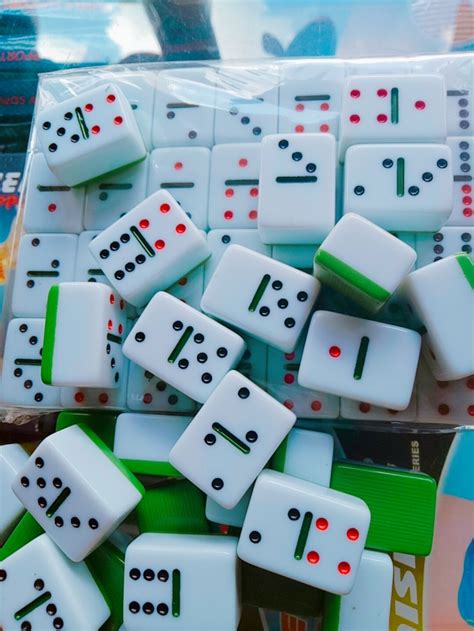 Domino Set for 2-4 Players