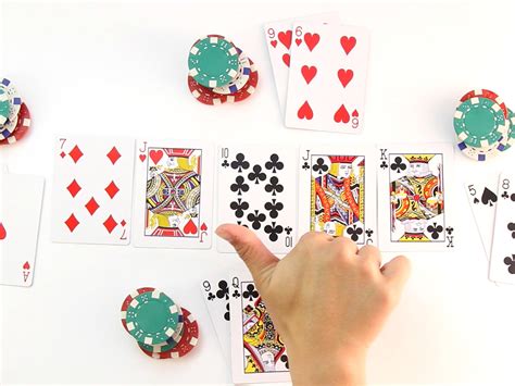 Poker: Analisisi Dua Versi Terbaik, Texas Hold’em dan 5 Card Draw