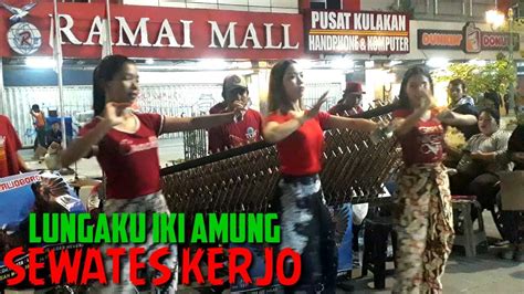 Aku Cah Kerjo: Menjelajahi Dalam dan Luar