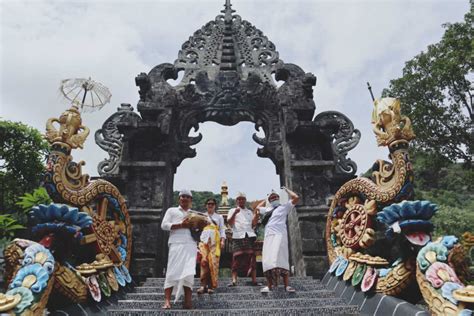 Pura Goa Raja: Sejarah, Mitos, dan Kehidupan