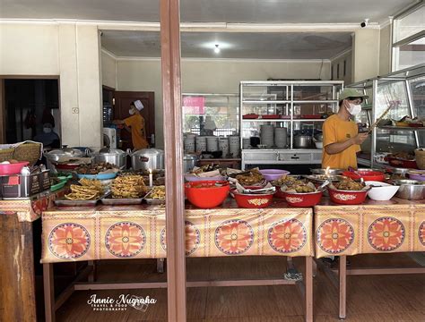 Rumah Makan Sumber Rejeki: A Culinary Haven in Bekasi