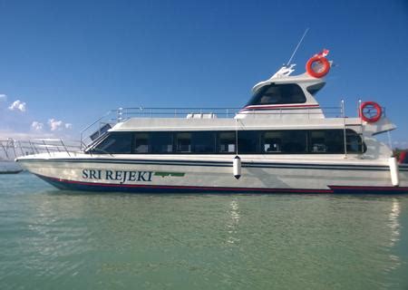 Sri Rejeki Express: Speed Boat Transfer Between Sanur and Lembongan