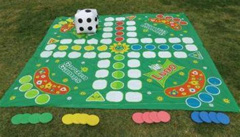 Game Ludo Raksasa: Mainan Keluarga yang Menyenangkan