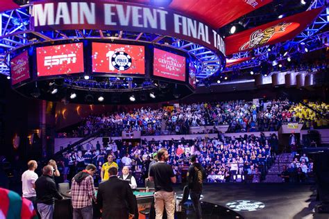 WSOP Main Event: Kristen Foxen Eliminated, Griff’s Quad-High Hand Helps Him Rise to Prominence