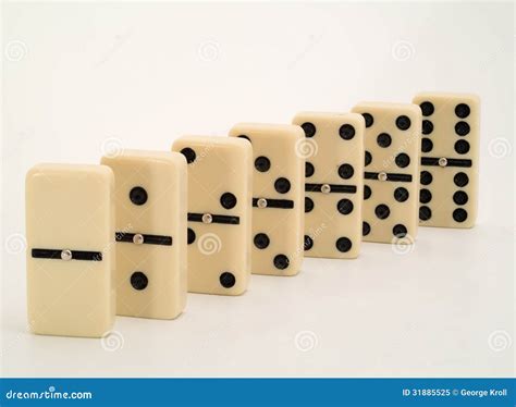 Rekam Jumlah Domino yang Paling Banyak Dikeruk di atas Satu Potong