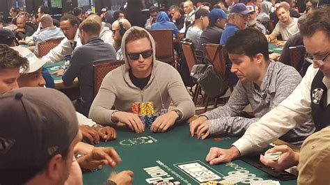 Harian Poker: Harian Acara dan Tabel Final di WSOP 2024