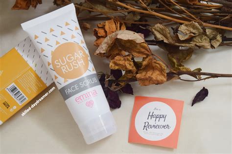 Review Emina Sugar Rush Lip Scrub: Membuang Bibir Kering dan Menghasilkan Bibir yang Lebat dan Cerah