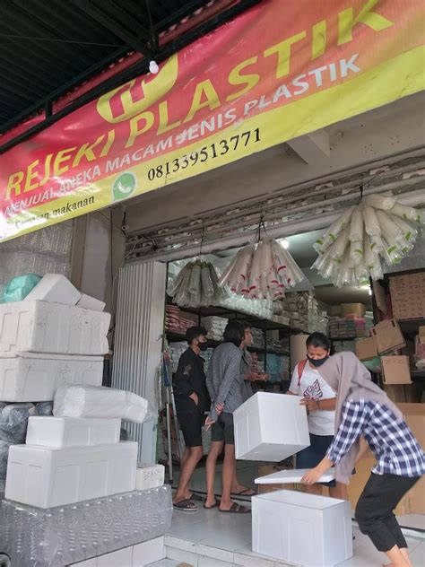 Toko Sumber Rejeki Plastik – Menyediakan Berbagai Macam Produk Plastik