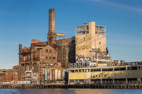 Transformasi Domino Sugar: Dari Faktoria Gula ke Tempat Pekerjaan dan Hiburan