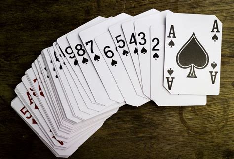 Mengenal Tangan Poker: Two Pair, One Pair, dan High Card