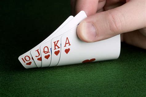 Mengatur Permainan Poker: Tips dan Trick untuk Menjadi Pemain Berhasil