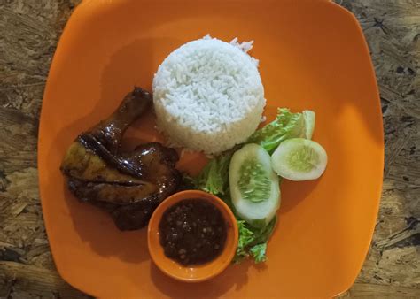 Menemukan Makanan Enak dan Nyaman di GrabFood: Restoran Ayam Bebek QQ Alam Sutera