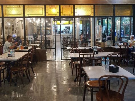 QQ Kopitiam: A Haven for Coffee and Toast Lovers