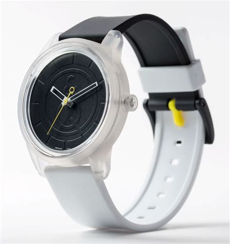 Q&Q SmileSolar RP24-002: A Solar-Powered Watch with Innovative Features